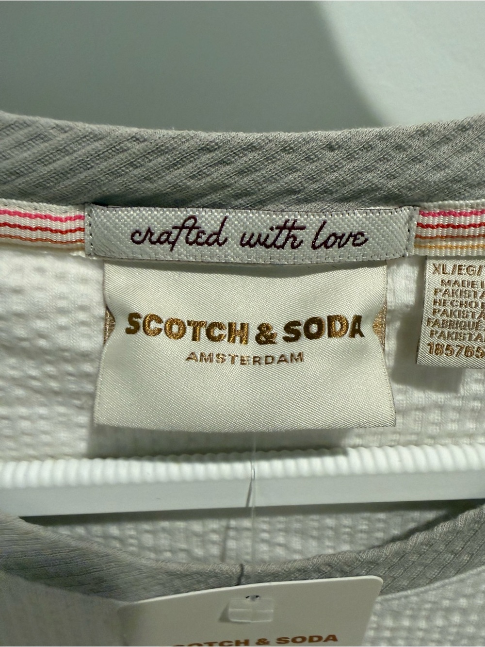 Scotch & Soda White Short-Sleeve Textured Crewneck with Gray Trim - Picture 4 of 4